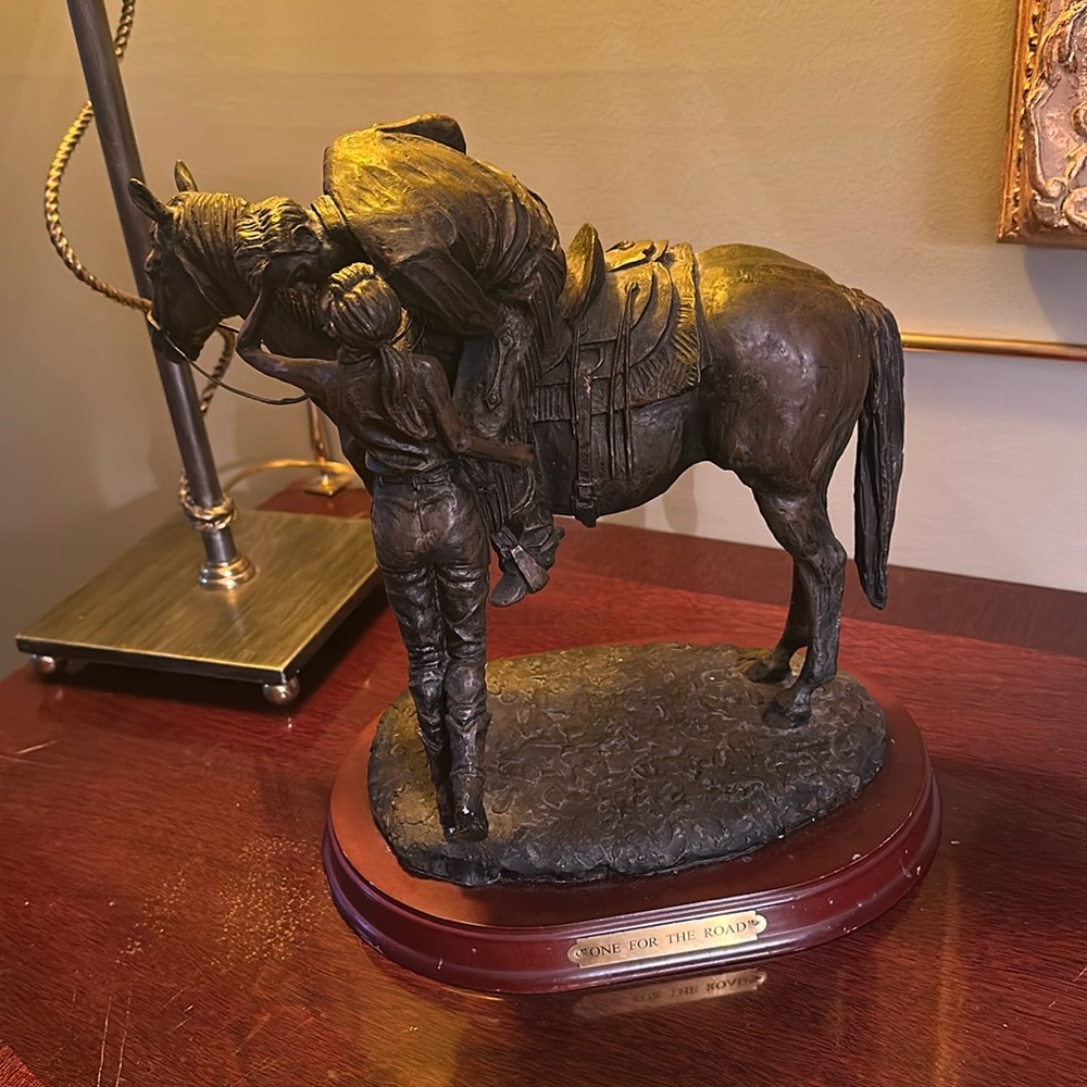 Western moment bronze statue one for the road